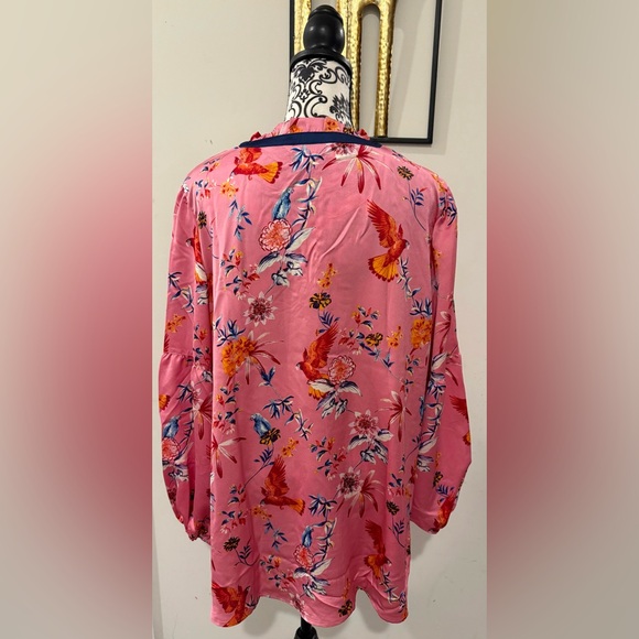 The Pioneer Woman V-Neck High-Low Blouse - Picture 7 of 10